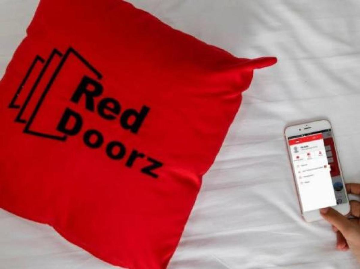 Reddoorz Near Puri Indah Mall ジャカルタ エクステリア 写真